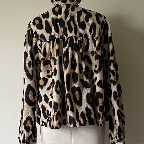 H&M Leopard Edwardian Puff Sleeve Ruffle Blouse - Picture 7 of 7